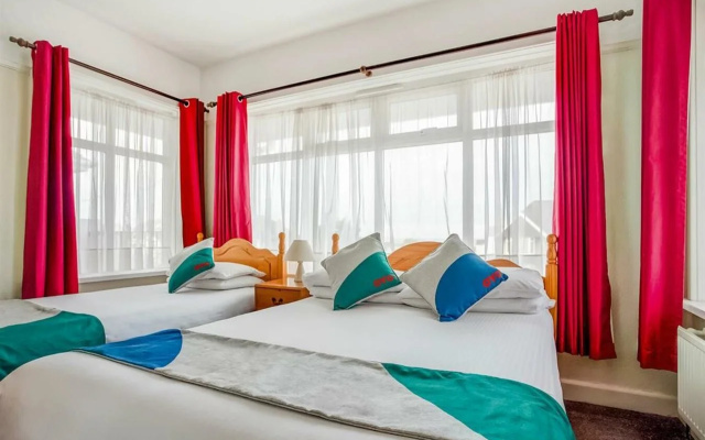 OYO Godolphin Arms Hotel