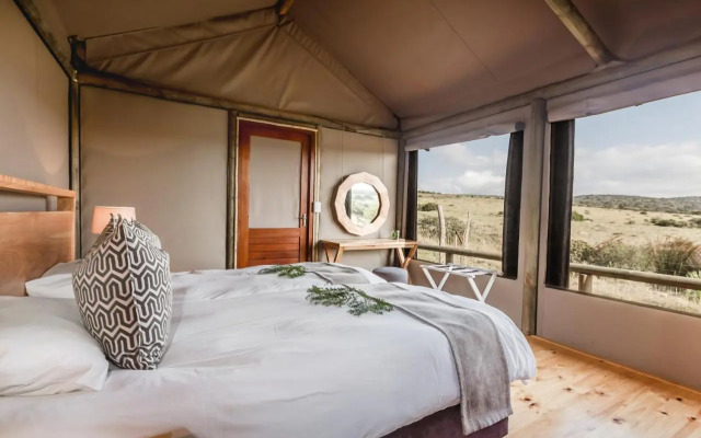 Hlosi Game Lodge