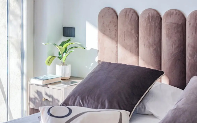 Aurora Apartment by Rent all Como