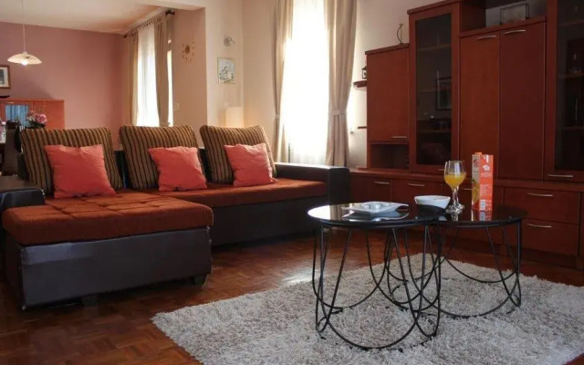 Anita - One Bedroom