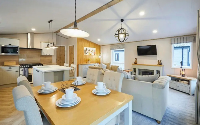 Host Stay Water s Edge Lodge