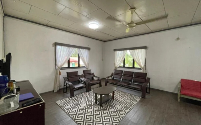 Anique Hoemstay by Oyo Rooms