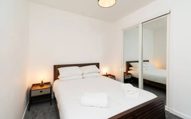 Bissets Bond - City Centre Warehouse Apartment