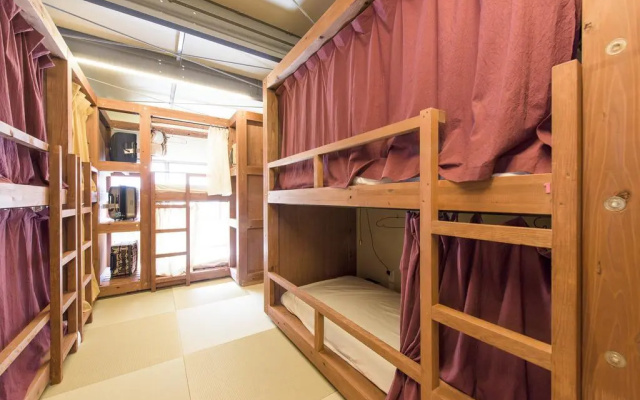 GrapeHouse Koenji - Hostel, - Caters to Women