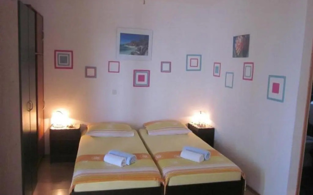 Apt and room Dar - 400 m from sea