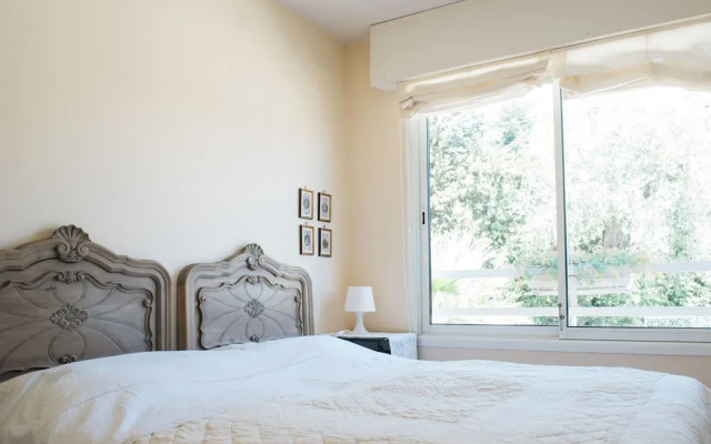 Lovely flat with terrace 5 min walk from sea