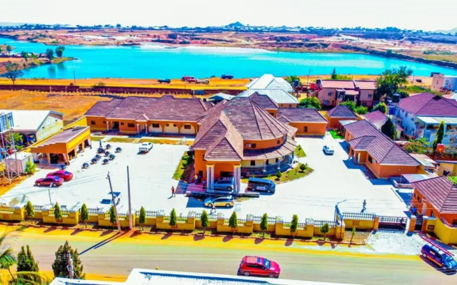 MNS Resort Rayfied