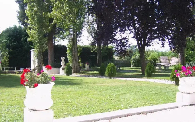 Rosemanoir