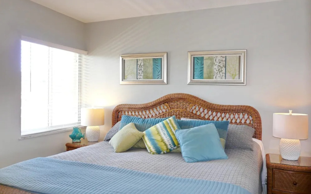 Idyllic Inland Condo With Pool and Beach Access