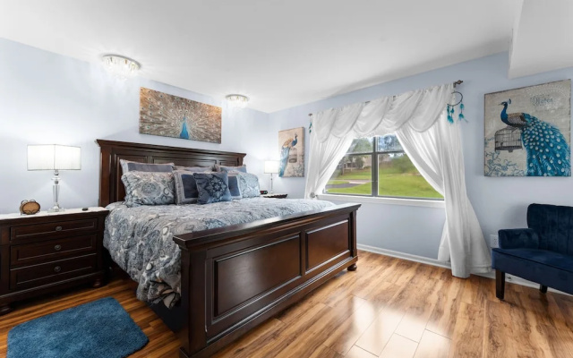 Dream Weaver 2 Bedroom Condo by RedAwning