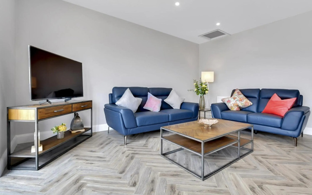 BayView Luxury 3 Bedroom Apartment First Floor