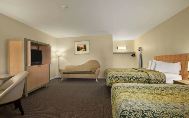 Travelodge by Wyndham Clovis
