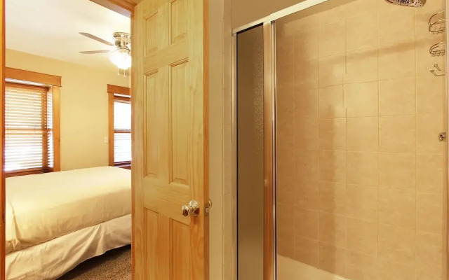 Little Matterhorn 17A 1 Bedroom Condo by RedAwning