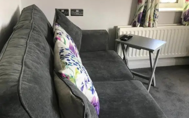 Brampton Luxury Annexe Apartment