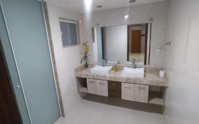 Casa Luxo: Piscina, Churras, Sinuca e Cinema - 300m da Praia