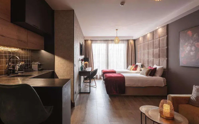 Art Suites Luxury Hotel