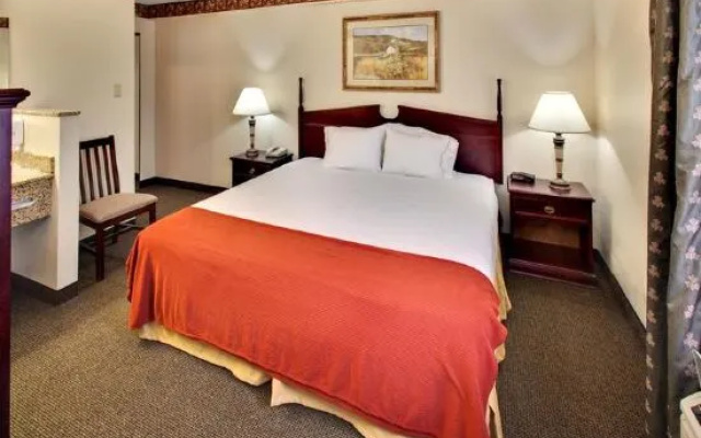 Holiday Inn Express Watertown