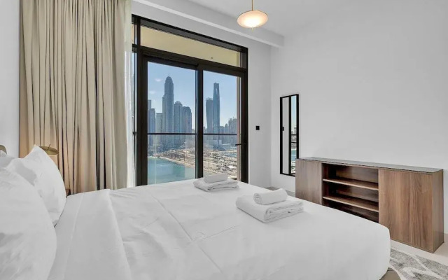 Marina Harbour View 2BR & Beach Access