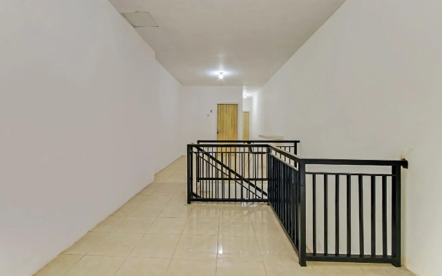 OYO 3495 Menjangan Residence at De Priok