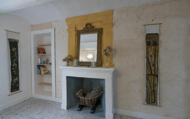 La Chambre de Seraphin (Adults Only)