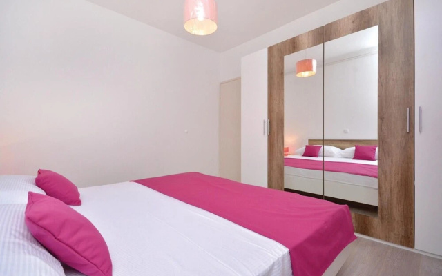 Amazing Home in Srinjine With Wifi and 3 Bedrooms