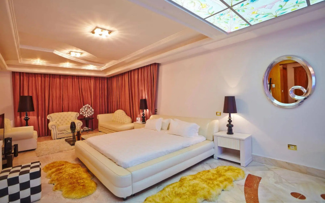 The Penthouse Suites Hotel