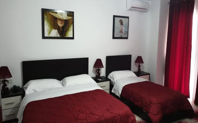 Haris Hotel