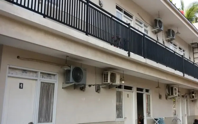 Oyo 2851 Anggrek House Syariah