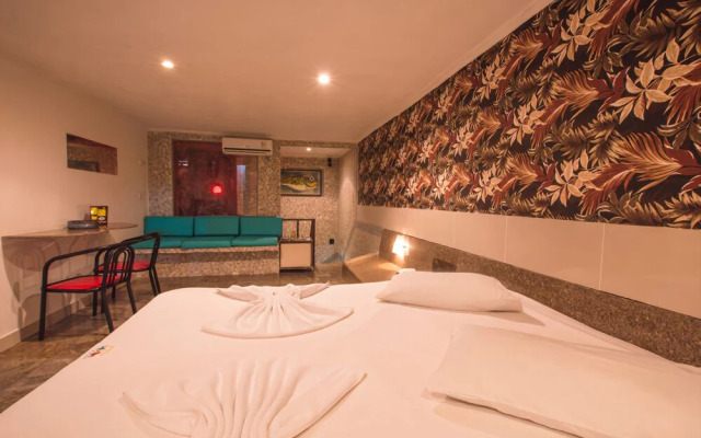 Motel Devaneios (Только для взрослых)