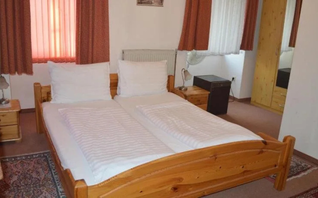 Hotel Pension Walzerstadt
