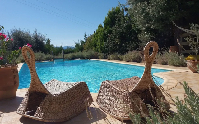 Evia FoxHouse