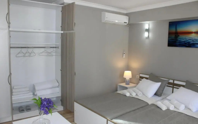 Hostel At Sea