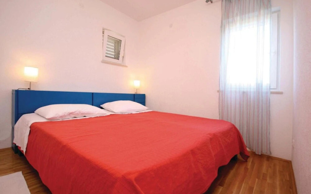 Amazing Home in Rogoznica With Wifi and 5 Bedrooms