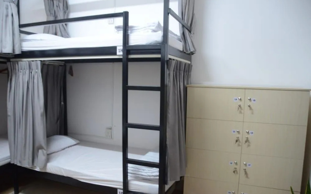 Hy House - Hostel