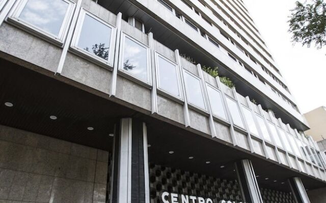 Отель Apartamentos Centro Colón вид на фасад