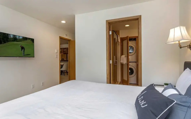 Townsend Place A107 2 Bedroom Condo by RedAwning