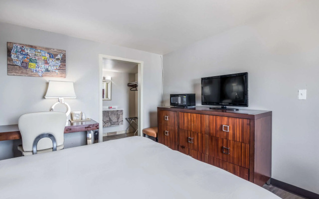 Econo Lodge Neenah
