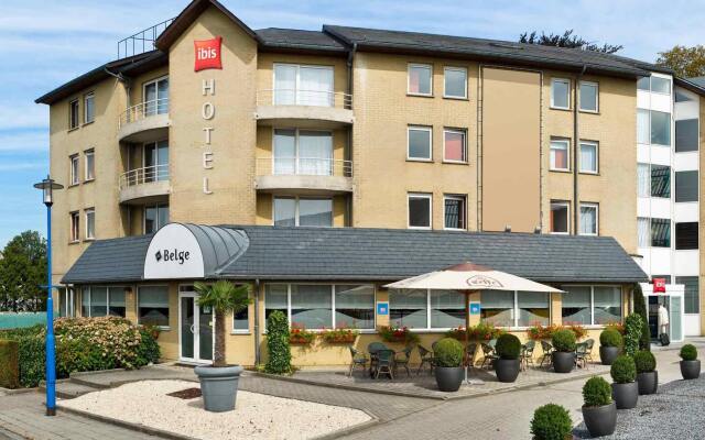 Отель ibis Brussels Expo-Atomium вид на фасад