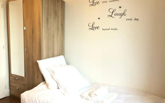 02 Bedrooms-Paris-Disneyland-WiFi- Parking-RER A