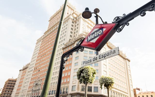 Отель Hostal Gran Via 63 Rooms вид на фасад