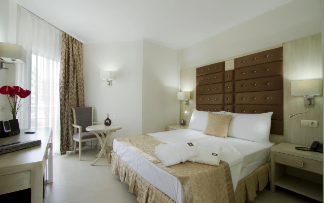 Отель BlueSea Alborán Adults Only
