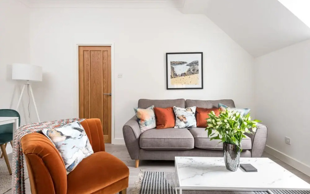 Feversham House