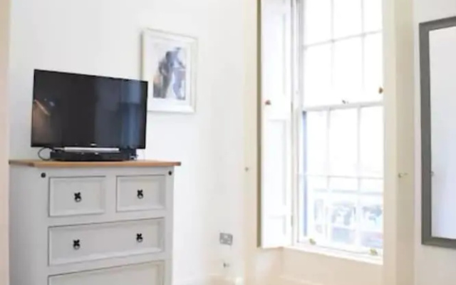 Central Dublin 1 Bedroom Apartment