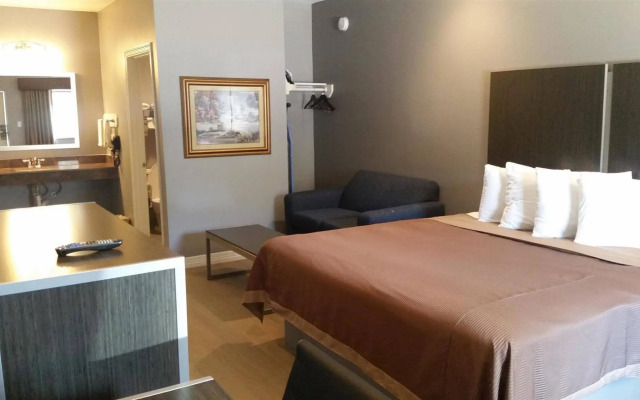 Econo Lodge Inn & Suites Channelview - Houston East