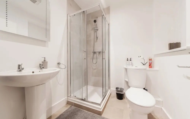 Central - Stay 2 - Near Transport - Parking - Wifi