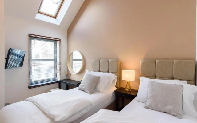 City Retreat, 2 Bed House with Cloudstream Hot Tub