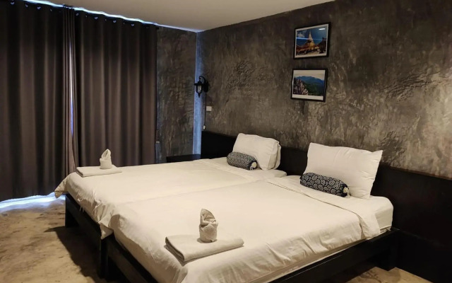 Come Moon Loft Hotel