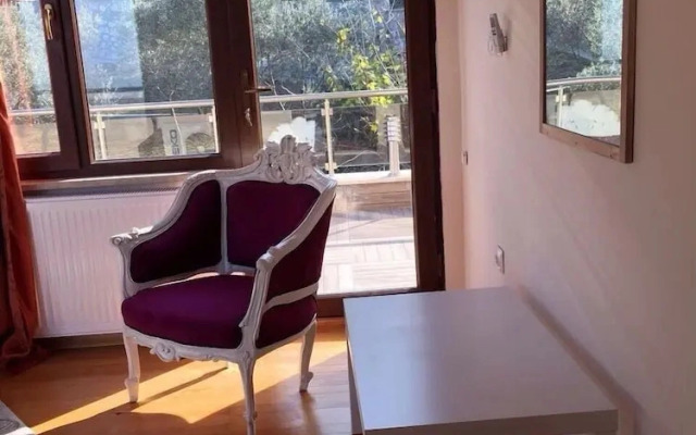 Yanki Apartments