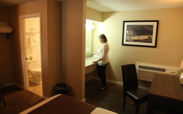 Westwoods Rimview Inn