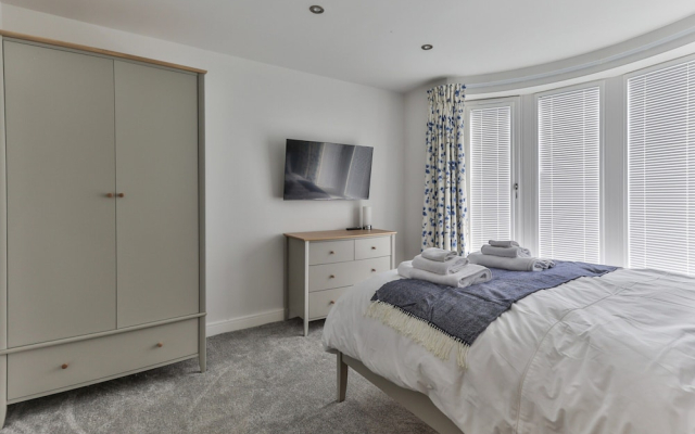 Apartment in Filey Near Sea, No Deposit